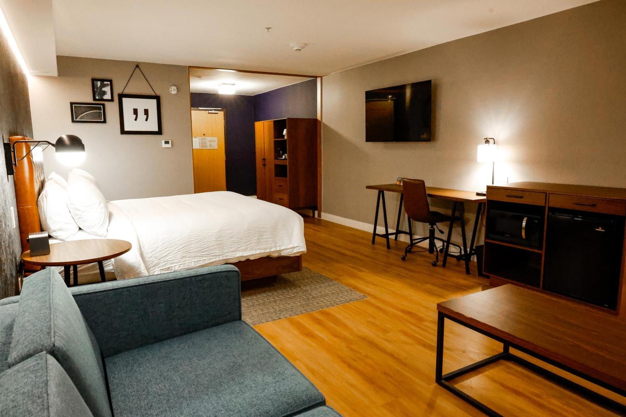 Four Points By Sheraton Austin Airport Exterior photo